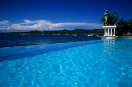 Archipel-des-Comores;-Baie;-France;-Kaleidos;-Kaleidos-images;-La-parole-à-limage;-Laurent-Abad;-Mayotte;-Océan-Indien;-Piscine;-Piscine-à-débordement;-Statue;-Stories-Pictures;-Tourisme;-Voiliers